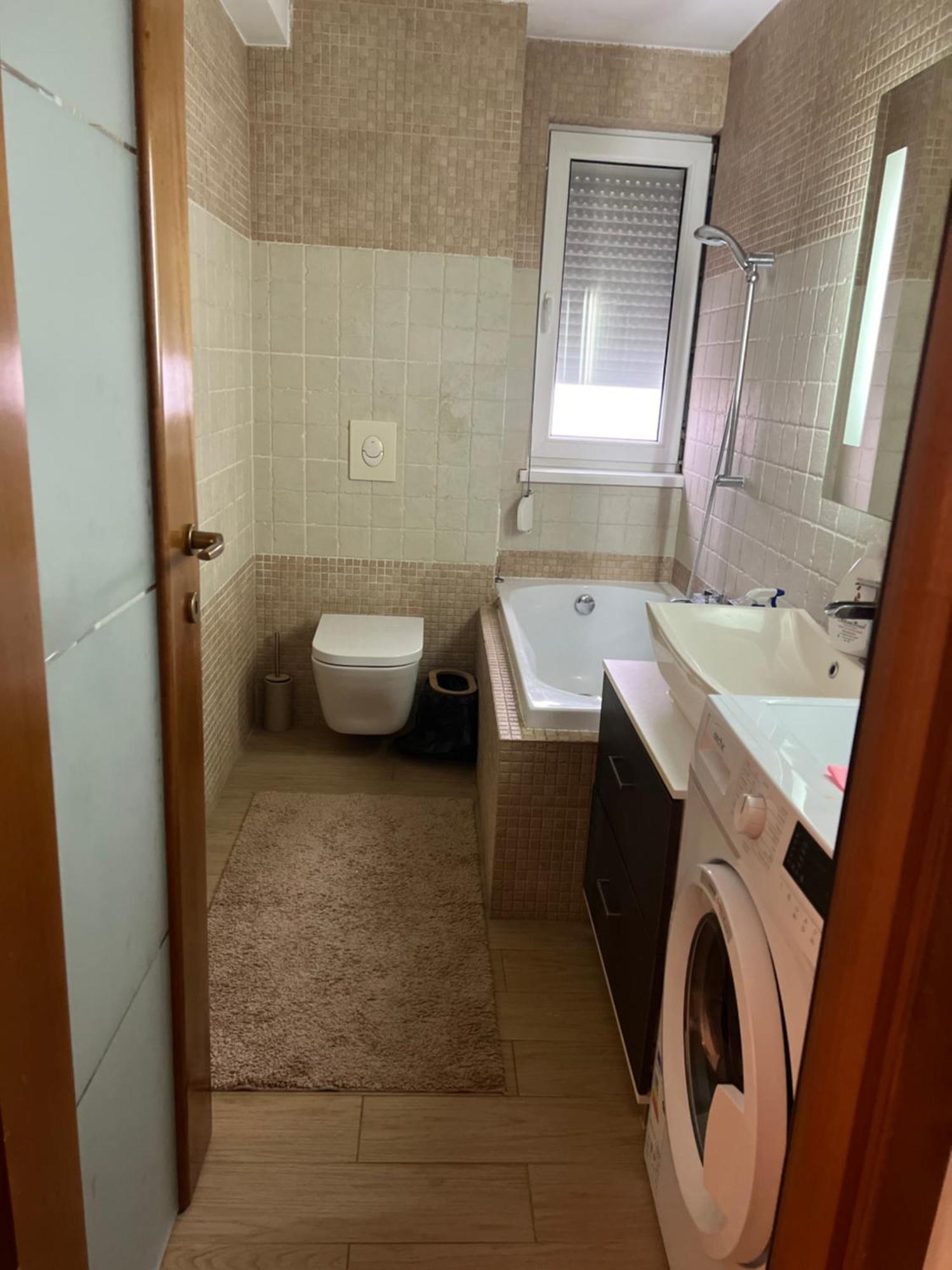 Central Trei Camere Bacau Bagian luar foto